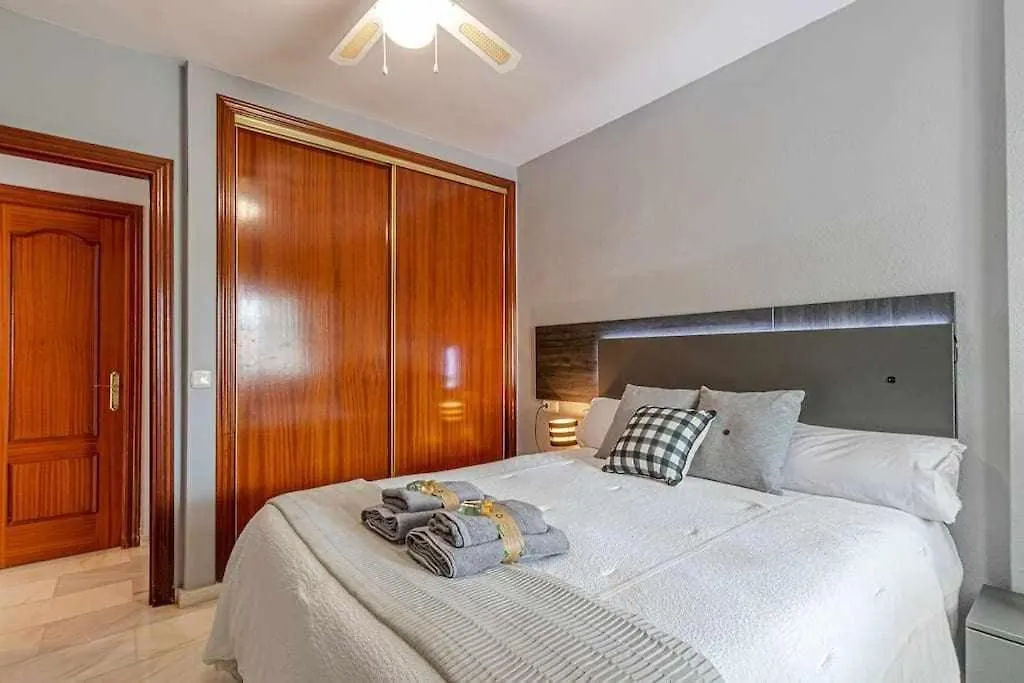 797Holidayrentals- Apartamento En Torremuelle Con Terraza Y Piscina Benalmadena 0*,  Spain